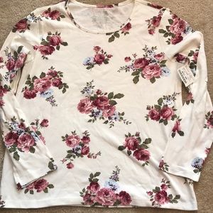 🌺🌸Winter White Floral Top🌸🌺